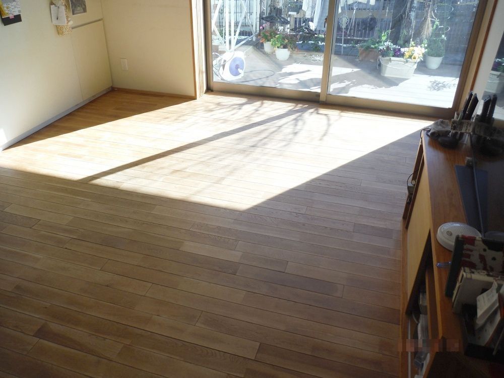 フローリング　滑り止め